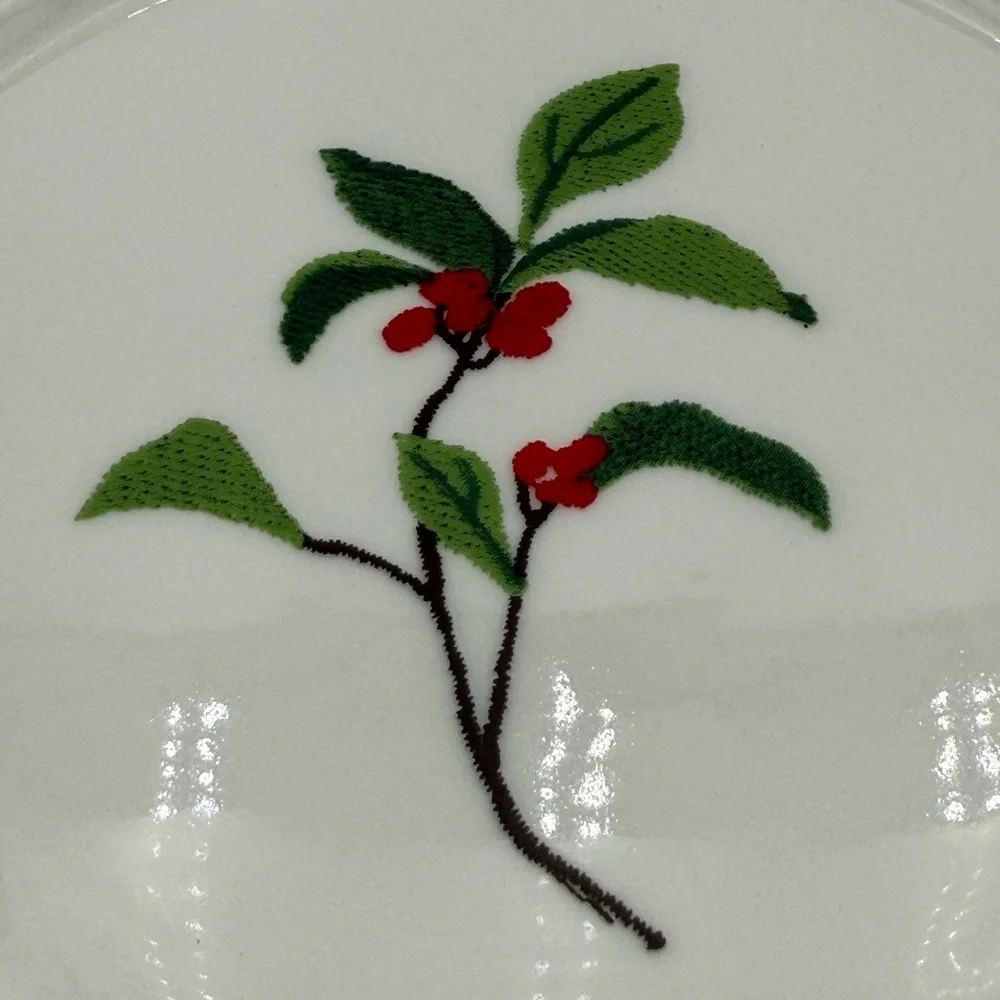 Set Of 4 Crate & Barrel Christmas Holiday Theme Salad Appetizers White Plates
